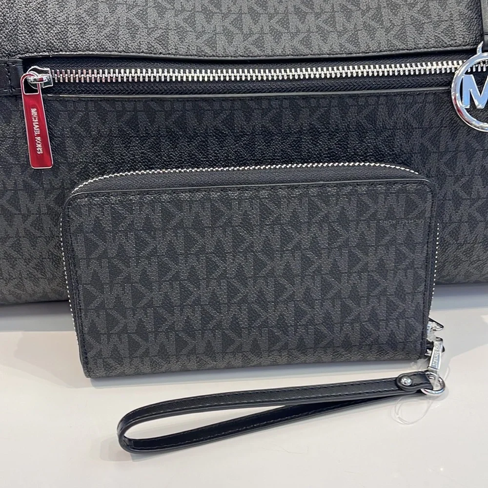 Michael Kors MK Signature Large Flat Multi-Function Phone Case Wallet Wristlet